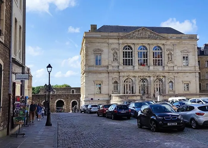Appartement Spacieux Et Moderne, En Plein Centre