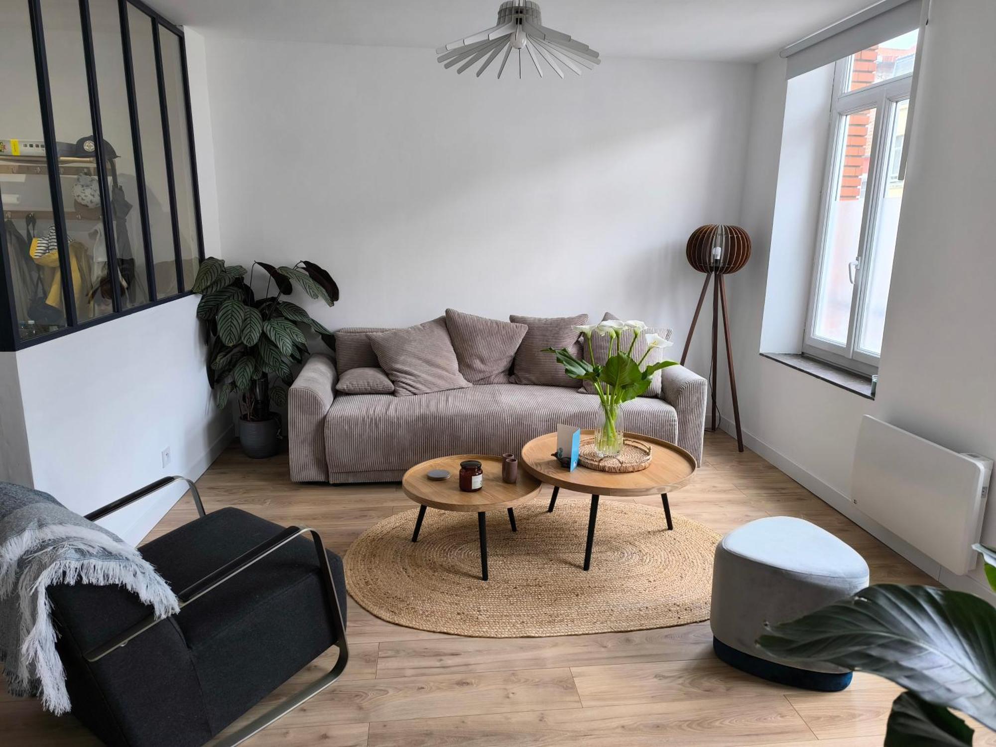 Apartment Spacieux Et Moderne, En Plein Centre *
