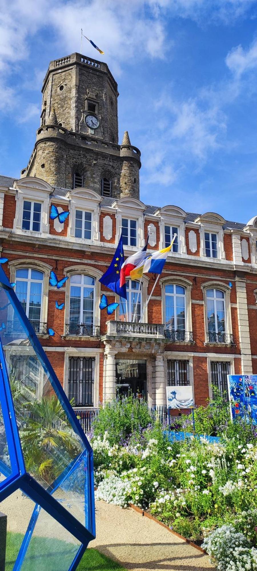 Spacieux Et Moderne, En Plein Centre *